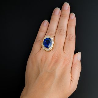 Estate 18.80 Carat Tanzanite and Diamond Ring