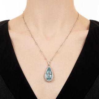  Estate 21.21 Carat Pear-Shaped Aquamarine and Diamond Necklace