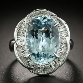 Estate Oval 6.64 Carat Aquamarine and Diamond Cocktail Ring - 1