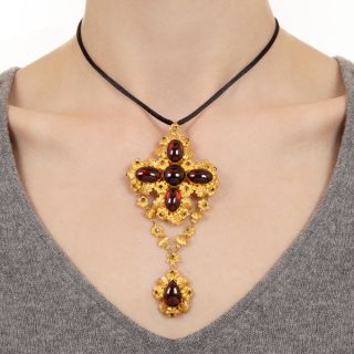 Georgian Large Garnet Cabochon Pendant/Brooch