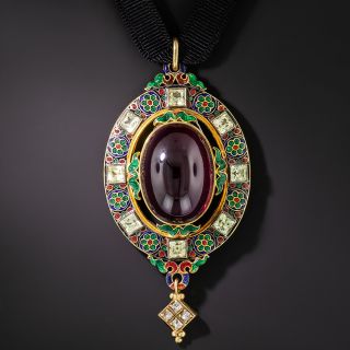 Holbeinesque Garnet and Enamel Pendant - 4