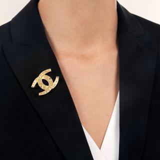 Interlocking Double Horseshoe Brooch