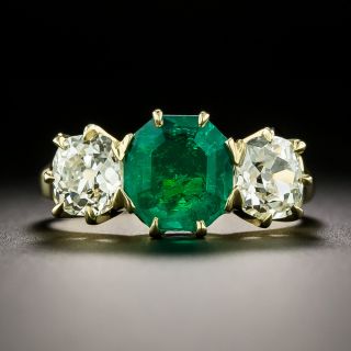 Lang Collection 1.68 Carat Emerald and Diamond Three-Stone 18K Ring - GIA - 3