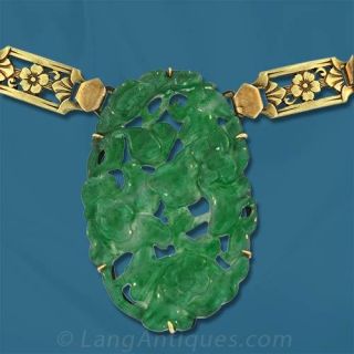 Late Deco Carved Floral Motif Jadeite Necklace