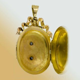 Late Victorian Tri-Color Floral Motif Locket