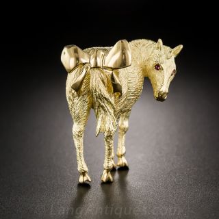 Pretty 18K Pony Pin 