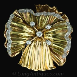 Retro Floral Motif Clip Pin Main View