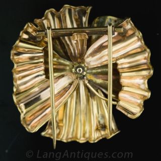 Retro Floral Motif Clip Pin
