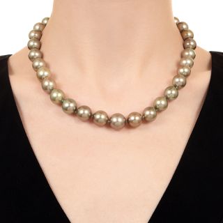 Tahitian 'Pistachio' South Sea Pearl Strand