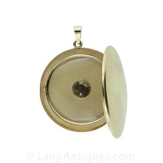 Victorian Engraved Gold Locket