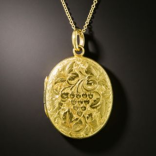 Victorian Engraved Grapevine Motif Locket - 2