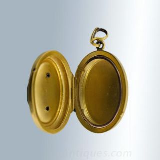 Victorian Locket with Hardstone Cameo