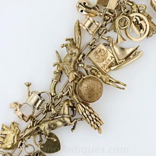 Vintage 40 Charms Bracelet