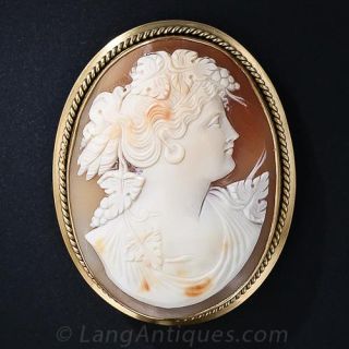 Vintage Shell Cameo Brooch/Pendant - 1
