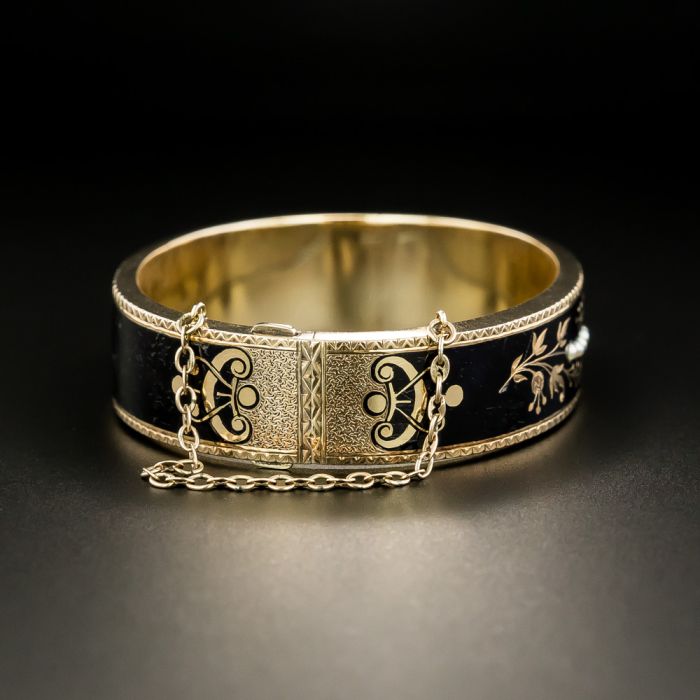 Victorian Taille d' Epargne Bangle Bracelet