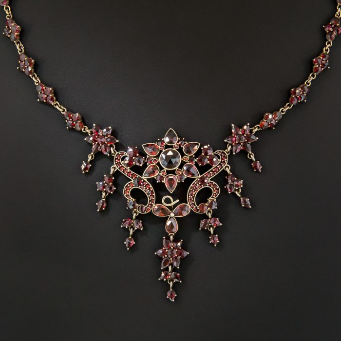 Edwardian Victorian outlet Vintage Style Garnet Necklace