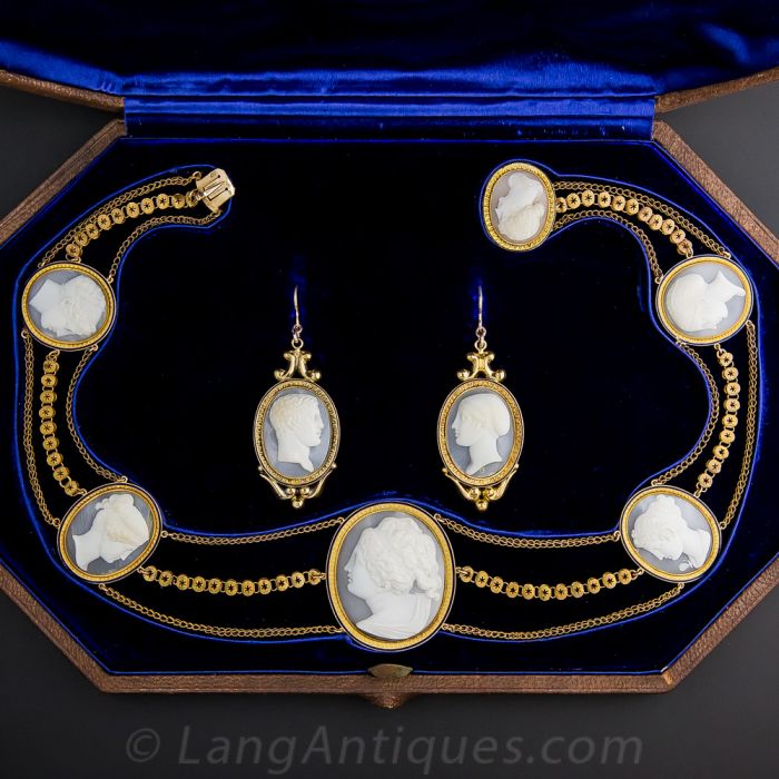 Amazing Detailed Ornate Cameo Earrings, Pendant & shops Necklace Set Gold Plated