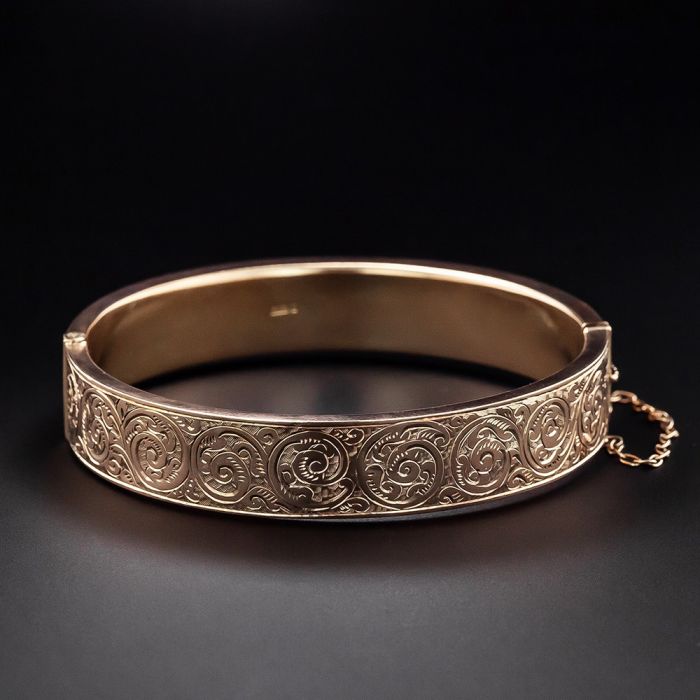 Vintage English good Engraved Hinge Bangle Bracelet