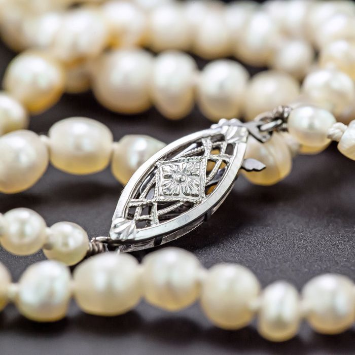 Uncultured pearl necklace discount