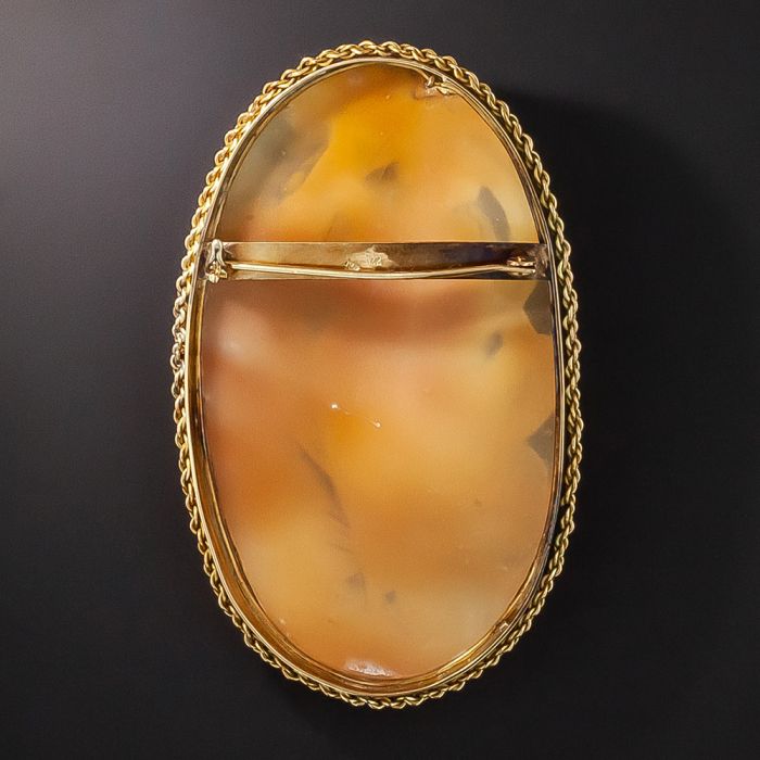 サイン入り景品　CAMEO Large Dancing Grace Shell Cameo Brooch