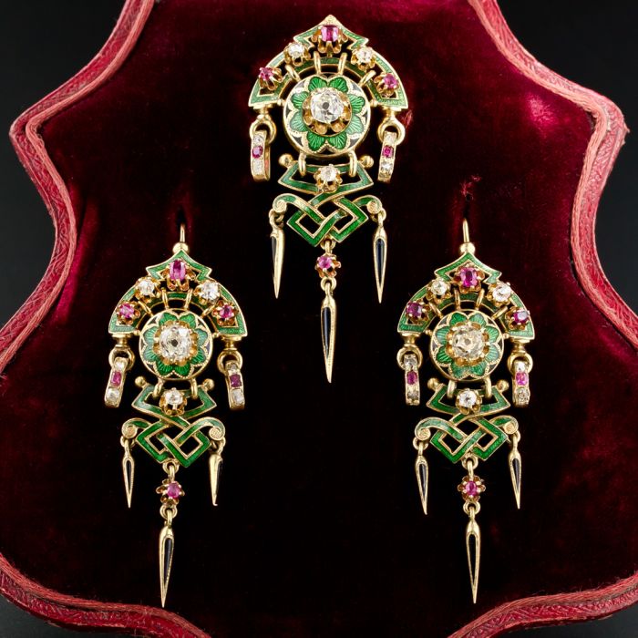 France Dangle Set France Dangle Set