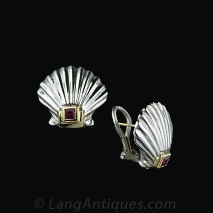 Tiffany & Co. 貝殻型ピアス Tiffany & Co. Scallop Shell Earrings