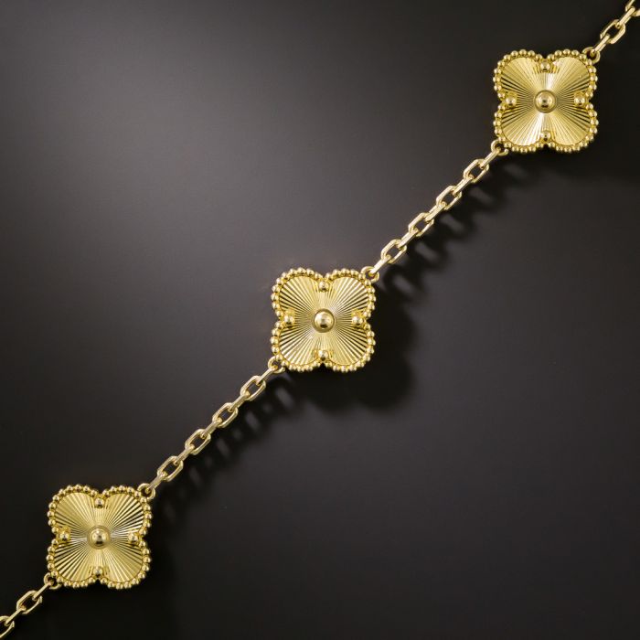 van-cleef-arpels-alhambra-18k-