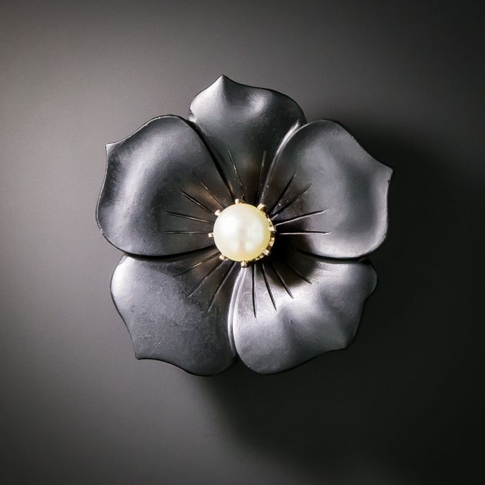 victorian-carved-black-onyx-