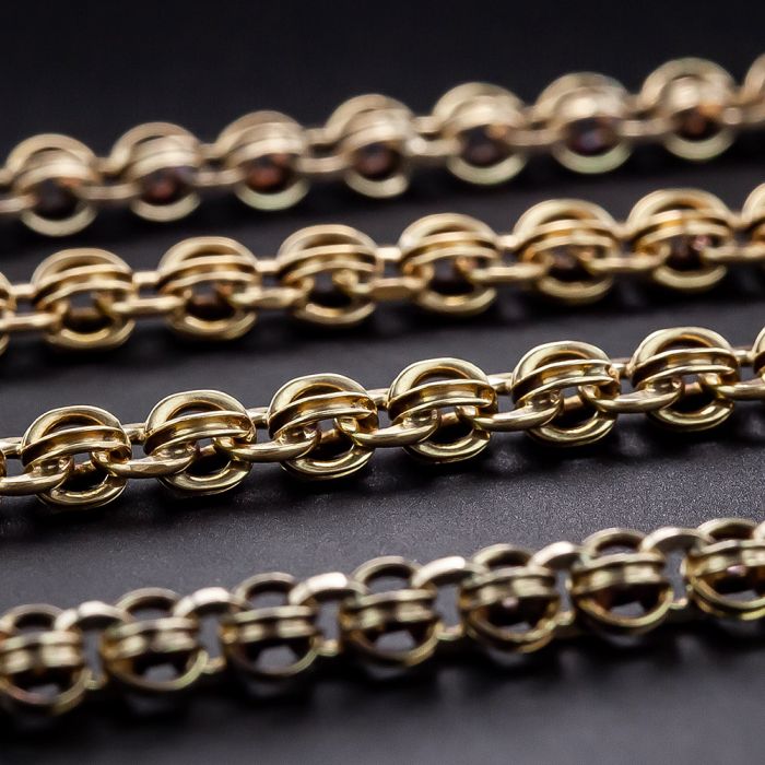 Victorian chain styles top