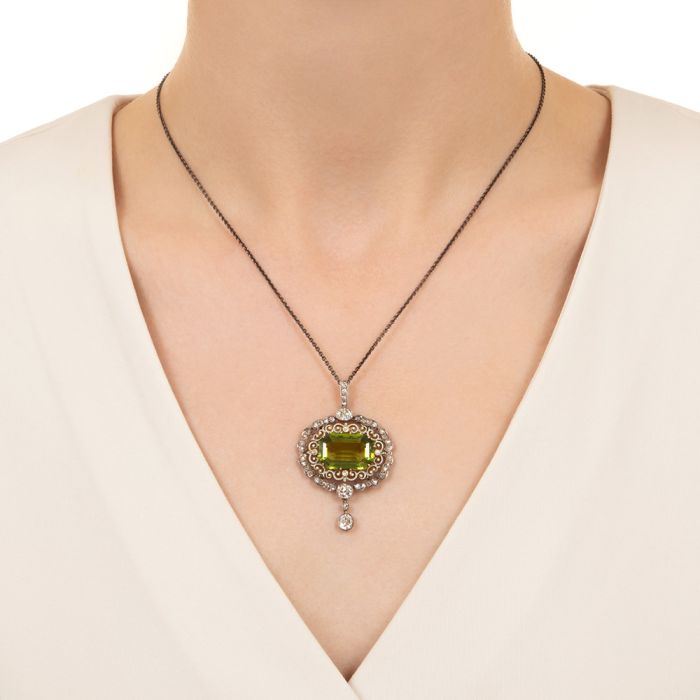 Victorian Peridot, Diamond And Enamel Lavalière