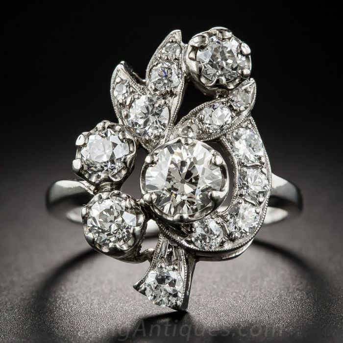 vintage-diamond-leaf-motif-