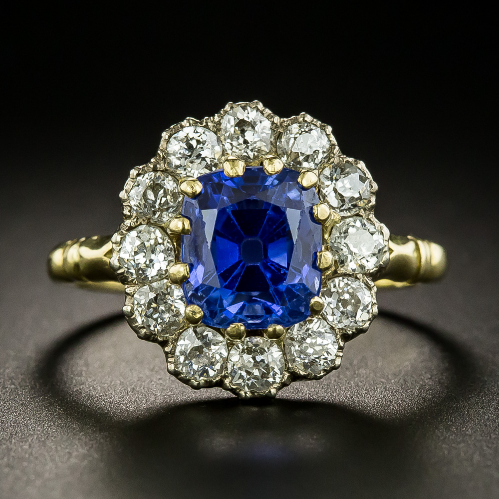 The Most Beautiful Of All Colours • Vintage Ring With Sapphire & Diamonds  In White Gold, Circa 1970 • Hofer Antikschmuck