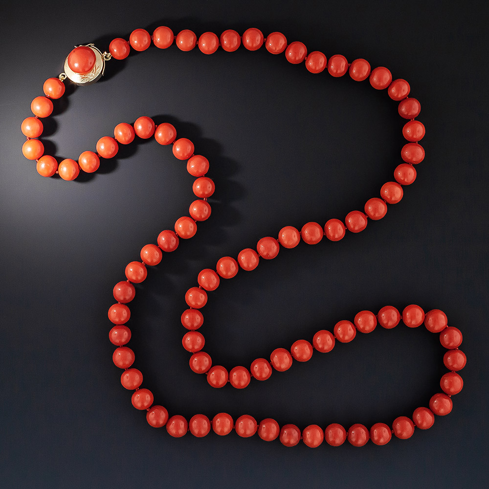 Vintage Natural Coral Graduated Bead Necklace at 1stDibs | natural coral  necklace, coral necklace vintage, coral bead necklace vintage